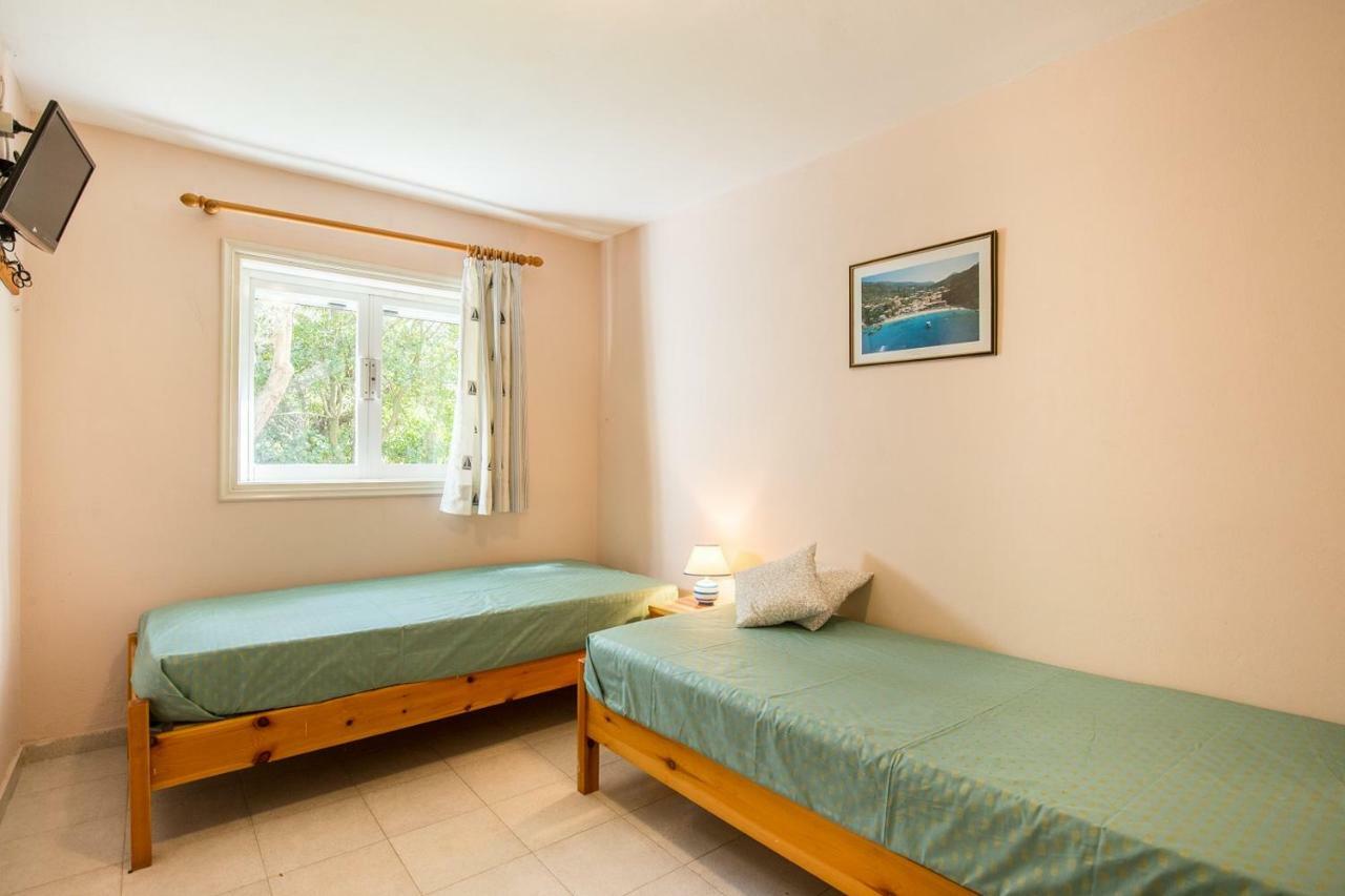 Ormos Drepanou Apartments Лигия Екстериор снимка