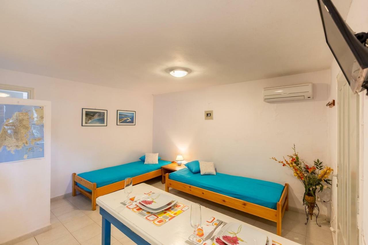 Ormos Drepanou Apartments Лигия Екстериор снимка
