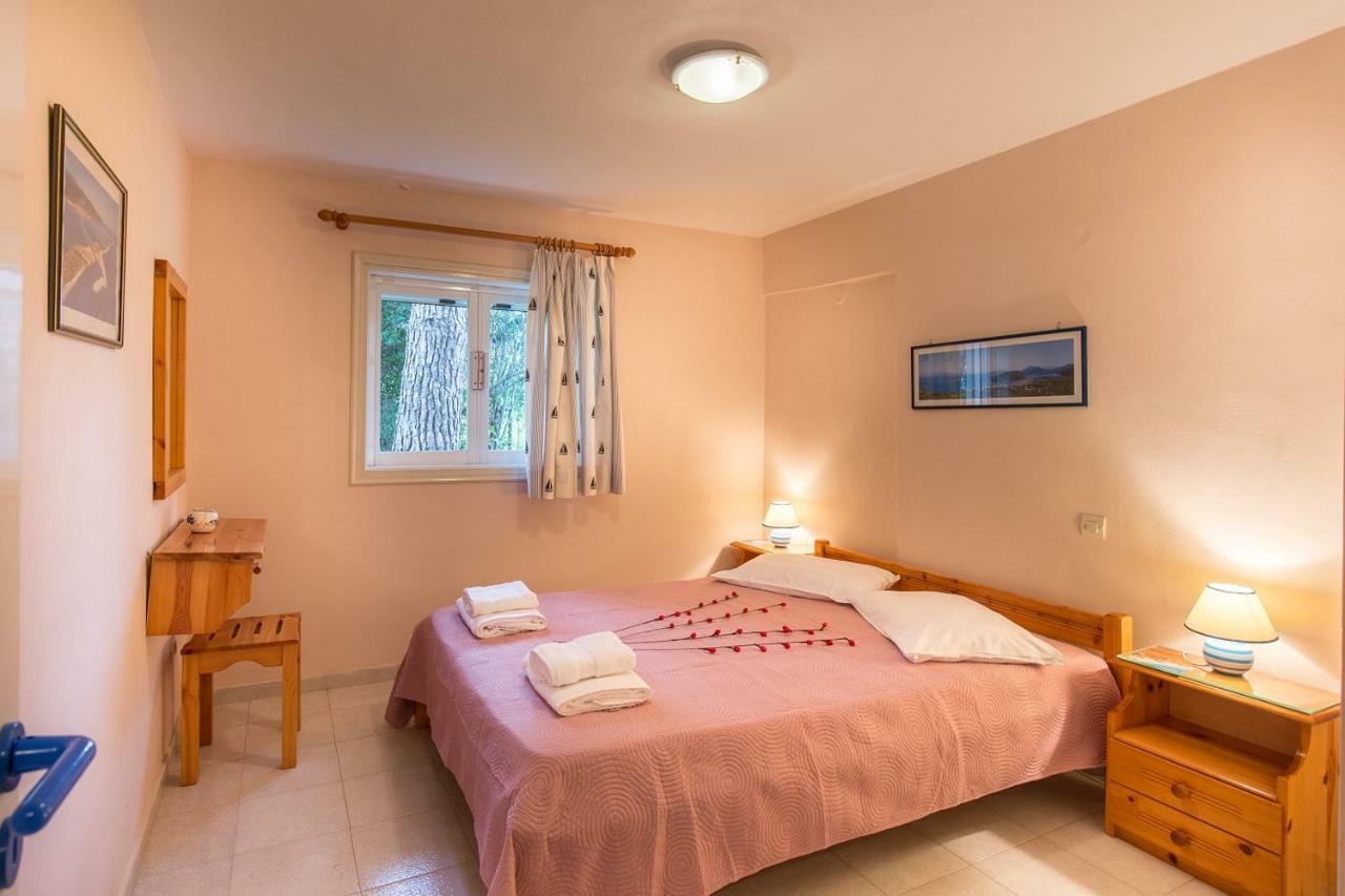 Ormos Drepanou Apartments Лигия Екстериор снимка
